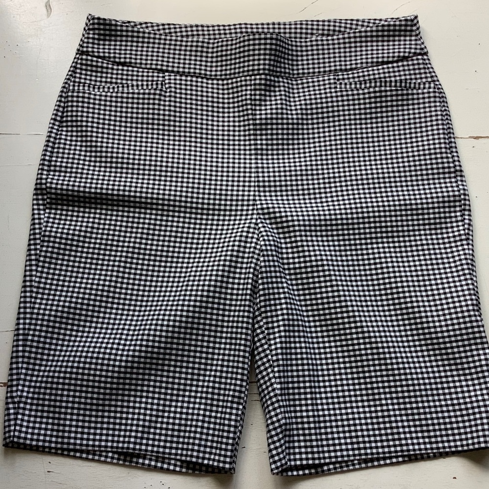 Chicos So Slimming Black White Check Bermuda Shorts SZ 2 Medium = SZ 12